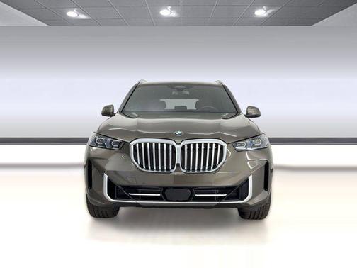 Manhattan Green Metallic 2026 BMW X5 xDrive40i