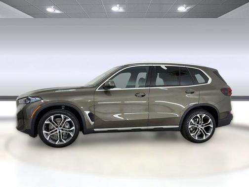 Manhattan Green Metallic 2026 BMW X5 xDrive40i