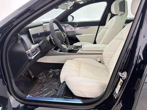 Carbon Black Metallic 2026 BMW 760 xDrive