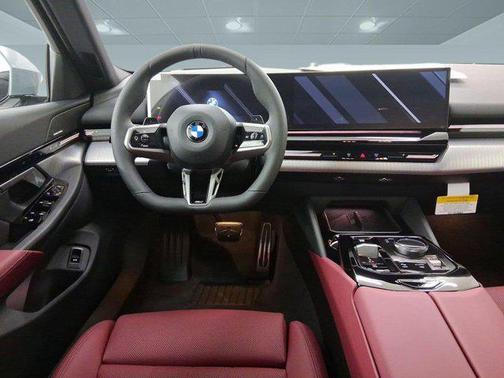 Brooklyn Grey Metallic 2026 BMW 530 530i