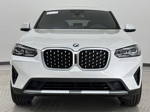2025 BMW X4 xDrive30i