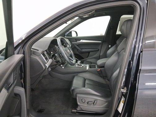 2020 Audi Q5 45 Titanium Premium