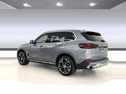 Skyscraper Grey Metallic 2024 BMW X5 sDrive40i