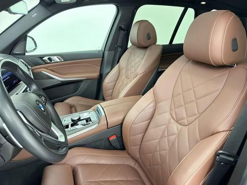Skyscraper Grey Metallic 2024 BMW X5 sDrive40i