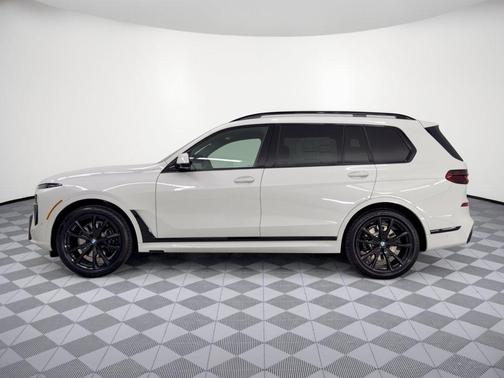 Alpine White 2027 BMW X7 xDrive40i