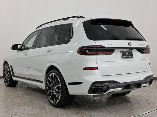 2025 BMW X7 M60i
