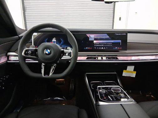 2026 BMW 740 740i