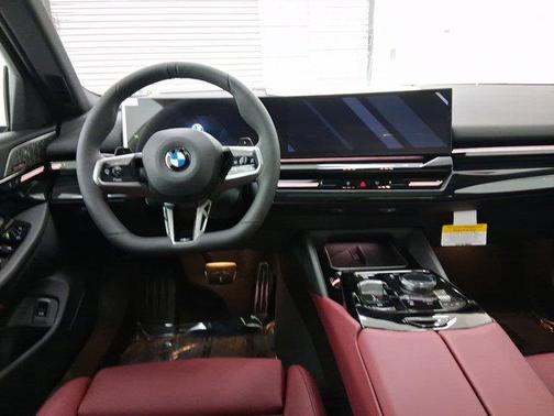 Mineral White Metallic 2026 BMW 530 xDrive