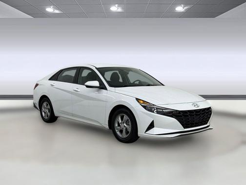 Quartz White 2023 Hyundai ELANTRA SE
