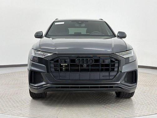 Daytona Gray Pearl Effect 2022 Audi Q8 55 Prestige