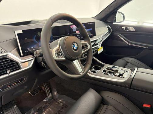 Black Sapphire Metallic 2026 BMW X7 xDrive40i