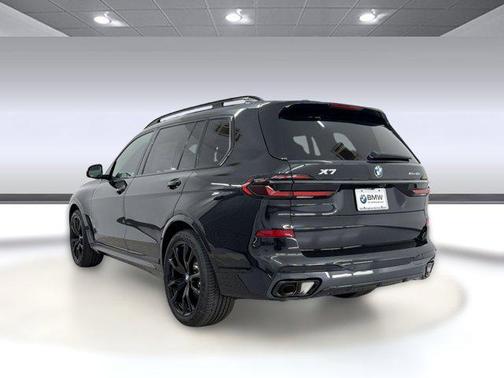 Black Sapphire Metallic 2026 BMW X7 xDrive40i