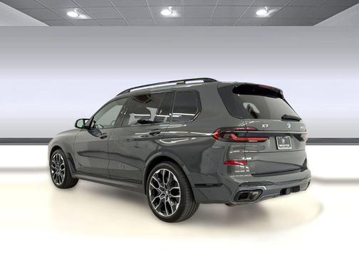 Dravit Grey Metallic 2024 BMW X7 M60i