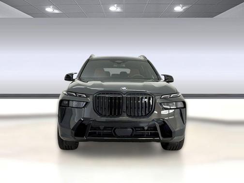 Dravit Grey Metallic 2027 BMW X7 M60i