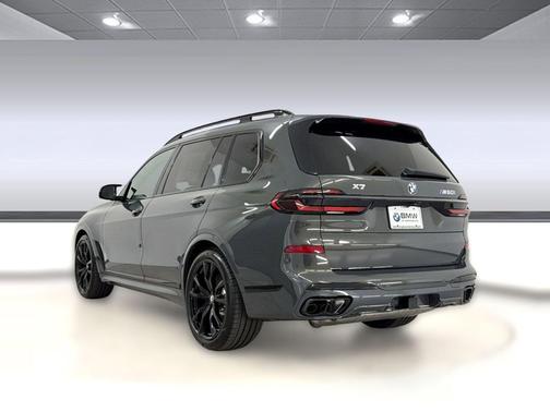 Dravit Grey Metallic 2027 BMW X7 M60i