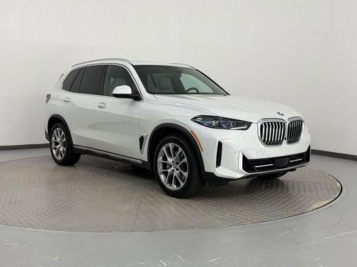 Mineral White Metallic 2024 BMW X5 sDrive40i