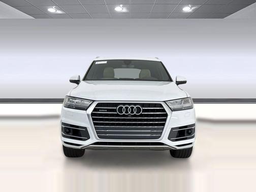 White 2018 Audi Q7 3.0T Premium Plus