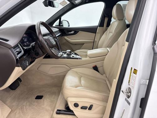 White 2018 Audi Q7 3.0T Premium Plus