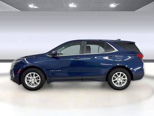 Blue Glow Metallic 2022 Chevrolet Equinox 1LT
