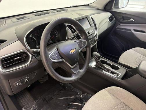 Blue Glow Metallic 2022 Chevrolet Equinox 1LT