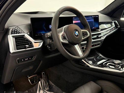 Black Sapphire Metallic 2027 BMW X7 xDrive40i