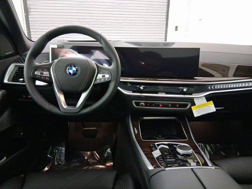 Black Sapphire Metallic 2026 BMW X5 PHEV xDrive50e