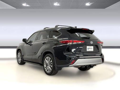 Midnight Black Metallic 2021 Toyota Highlander Platinum