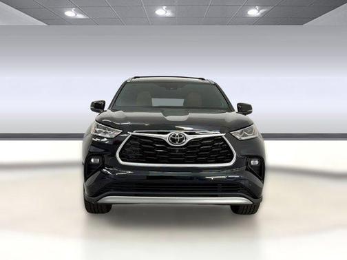 Midnight Black Metallic 2021 Toyota Highlander Platinum