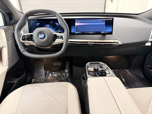 2026 BMW iX xDrive45