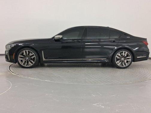 2022 BMW M760 xDrive
