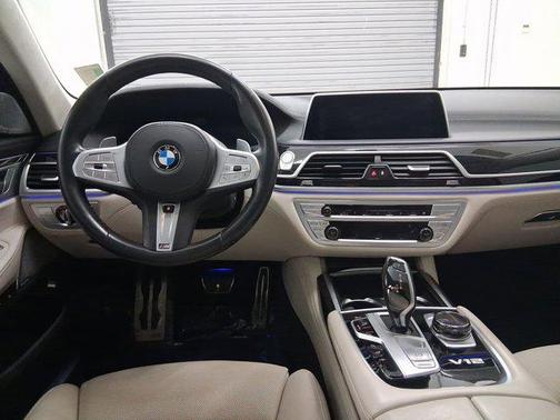 2022 BMW M760 xDrive