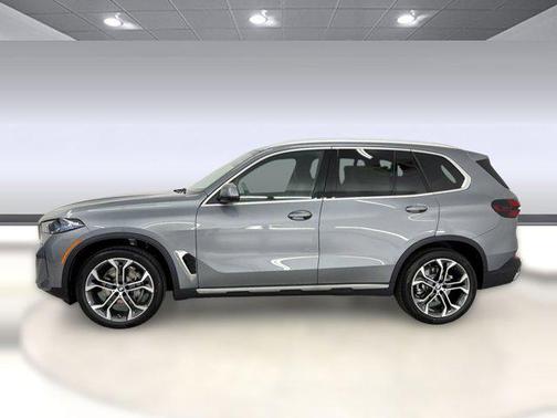 Skyscraper Grey Metallic 2026 BMW X5 sDrive40i