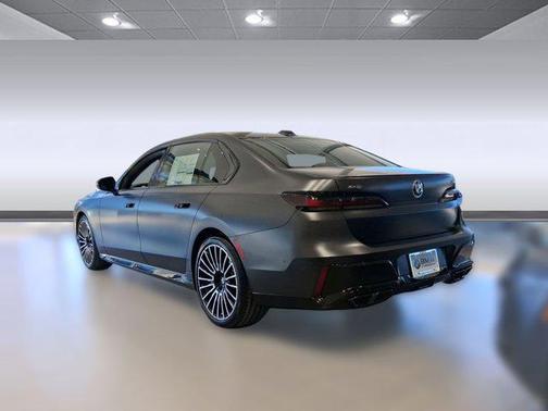 2026 BMW 760 xDrive
