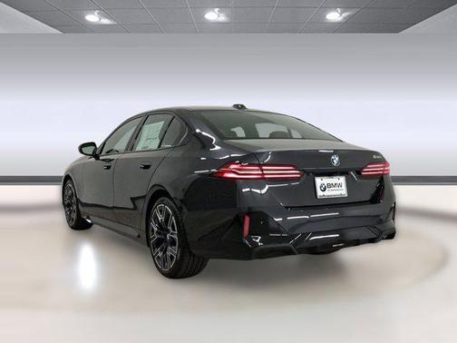 Dark Graphite Metallic 2026 BMW 530 530i