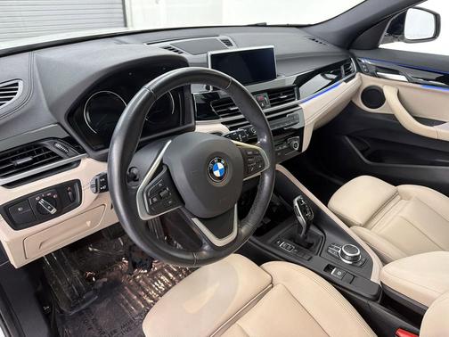 Alpine White 2022 BMW X2 sDrive28i