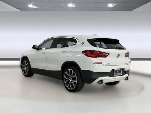 Alpine White 2022 BMW X2 sDrive28i