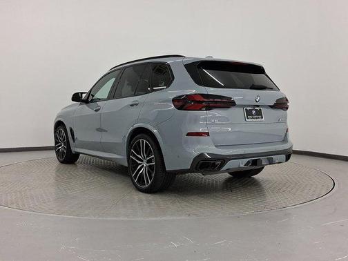 2024 BMW X5 M60i