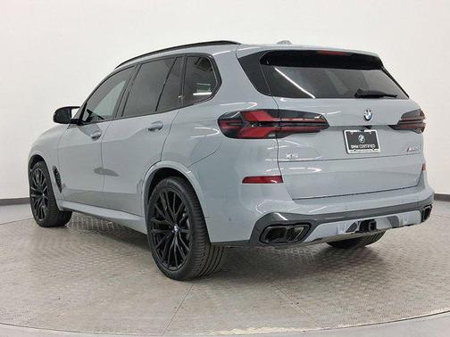 2024 BMW X5 M60i