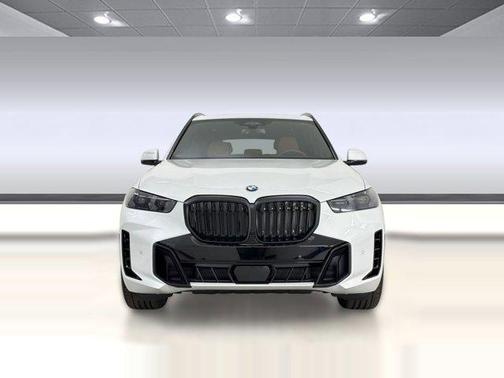 Mineral White Metallic 2026 BMW X5 xDrive40i