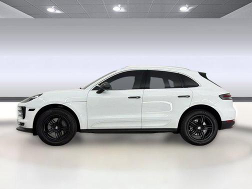White 2019 Porsche Macan Macan