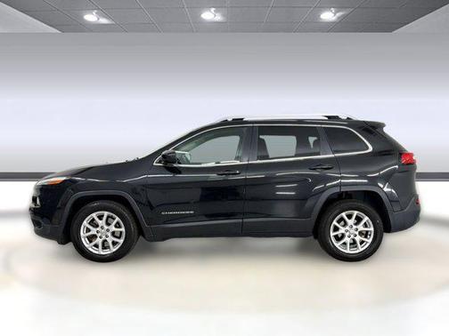 Brilliant Black Crystal Pearlcoat 2016 Jeep Cherokee Latitude