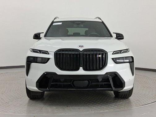 2023 BMW X7 M60i