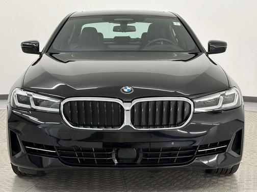 Jet Black 2023 BMW 540 i