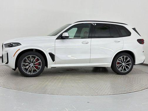 Mineral White Metallic 2026 BMW X5 xDrive40i