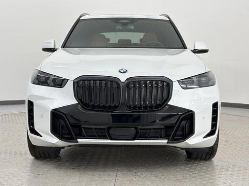Mineral White Metallic 2026 BMW X5 xDrive40i