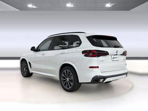 Mineral White Metallic 2026 BMW X5 xDrive40i