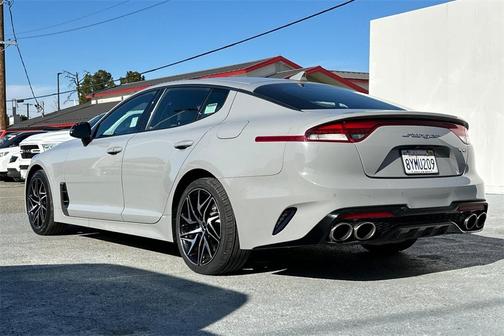 2022 Kia Stinger GT-Line