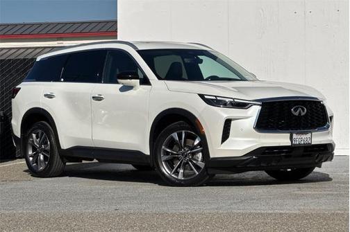 2023 INFINITI QX60 LUXE