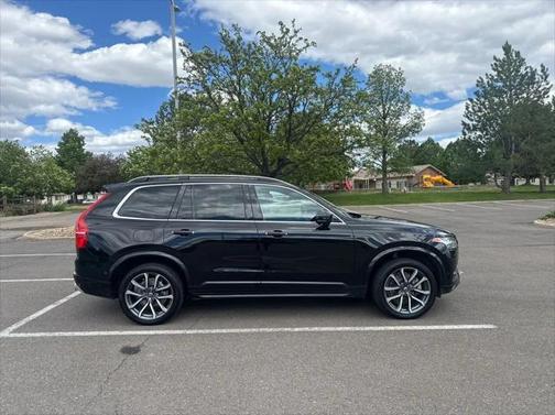 2018 Volvo XC90 T5 Momentum