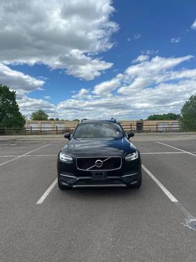 2018 Volvo XC90 T5 Momentum